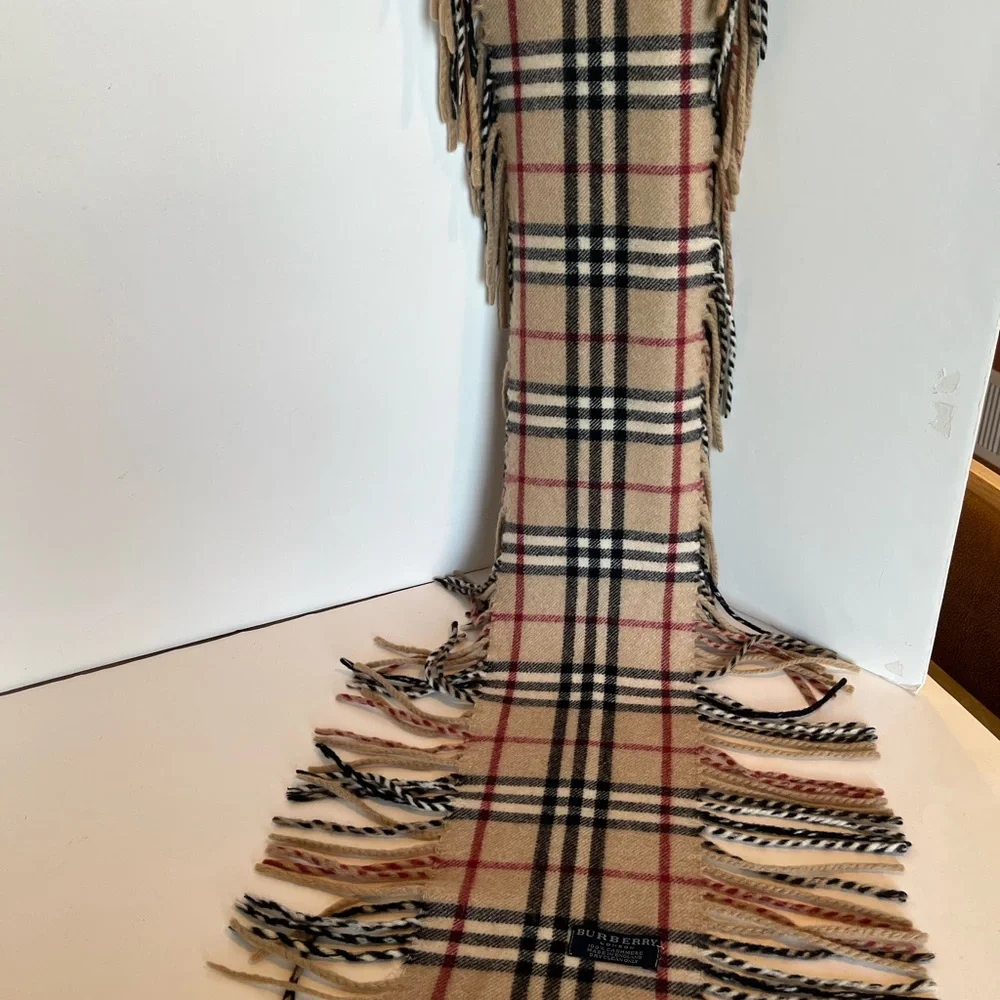 Burberry 100% Cashmere Fringed Scarf